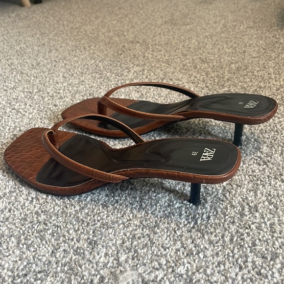 Kitten Heels - Picture 2 of 4